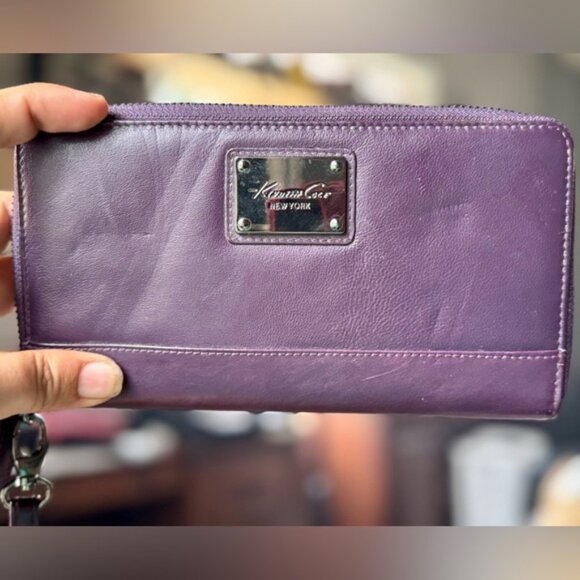 Kenneth Cole Purple Wallet Smooth Finish ZipAround - Picture 2 of 3